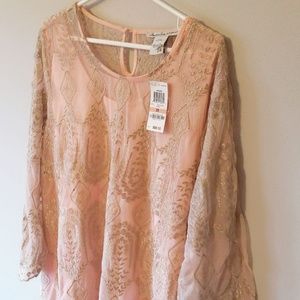 NWT Blush Top with gold embroidered overlay 2x
